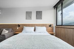 Apartment Go Living & Suites by HOUSY HOST