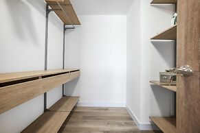 Apartment Go Living & Suites by HOUSY HOST