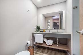 Apartment Go Living & Suites by HOUSY HOST