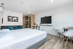 Apartment Go Living & Suites by HOUSY HOST