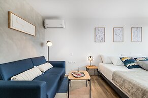 Apartment Go Living & Suites by HOUSY HOST