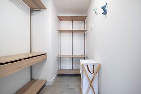 Apartment Go Living & Suites by HOUSY HOST