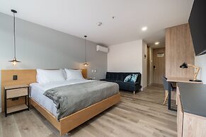 Apartment Go Living & Suites by HOUSY HOST