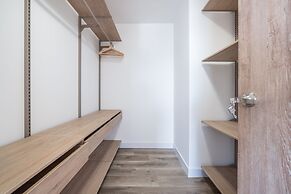 Apartment Go Living & Suites by HOUSY HOST