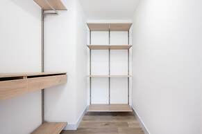 Apartment Go Living & Suites by HOUSY HOST