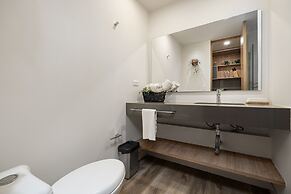 Apartment Go Living & Suites by HOUSY HOST