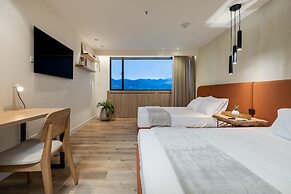 Apartment Go Living & Suites by HOUSY HOST