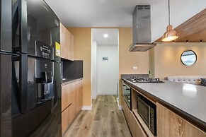 Apartment Go Living & Suites by HOUSY HOST
