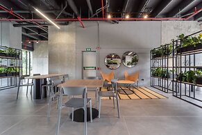 Apartment Go Living & Suites by HOUSY HOST