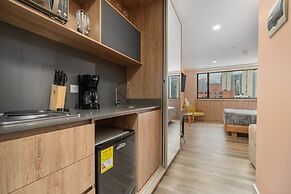 Apartment Go Living & Suites by HOUSY HOST