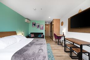 Apartment Go Living & Suites by HOUSY HOST