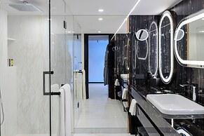 Seven Visions Resort and Places, the Dvin