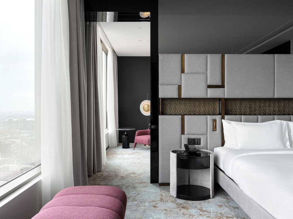 Seven Visions Resort and Places, the Dvin
