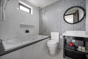Tashi Oasis Hotel & Apartment