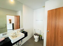 Chic Condo apartment by Lofty