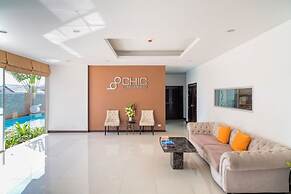 Chic Condo apartment by Lofty