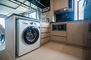 Mida Grande apartment by Lofty