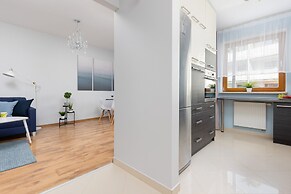 Apartment Warsaw Kopalniana by Renters