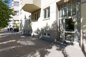 Belgradzka Apartment Warsaw by Renters