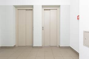 Belgradzka Apartment Warsaw by Renters