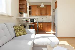 Belgradzka Apartment Warsaw by Renters