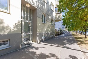 Belgradzka Apartment Warsaw by Renters