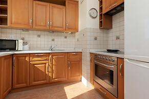 Belgradzka Apartment Warsaw by Renters