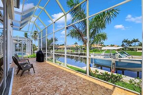Woodbine Ct. 1870, Marco Island Vacation Rental 5 Bedroom Home by Reda