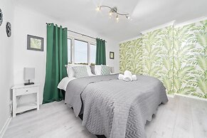 Rothesay House by Klass Living