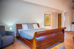 Quill Gardens Boutique Hotel