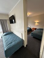 Airport Westney Lodge