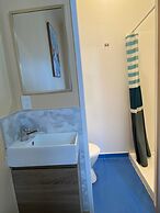 Airport Westney Lodge