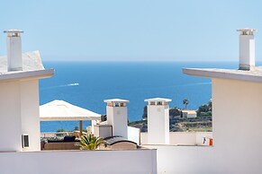 Sea view Apartment with panoramic Terrace & 2 Swimming pools