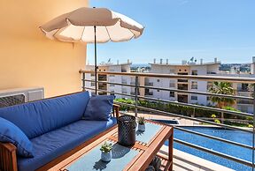 Sea view Apartment with panoramic Terrace & 2 Swimming pools