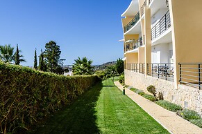 Sea view Apartment with panoramic Terrace & 2 Swimming pools