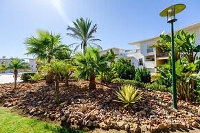 Sea view Apartment with panoramic Terrace & 2 Swimming pools