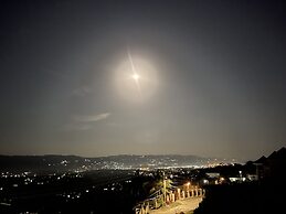 Skyline Suites, Queen, Ocean Views 1 Bedroom Condo by RedAwning