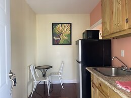 Skyline Suites, Queen, Ocean Views 1 Bedroom Condo by RedAwning