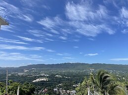 Skyline Suites, Queen, Ocean Views 1 Bedroom Condo by RedAwning