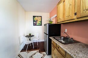 Skyline Suites 2 Queen bedroom 2 Condo by RedAwning