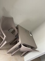 Skyline Suites, Breathtaking Mountains & City View 1 Bedroom Apts by R