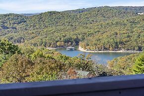 Luxury Penthouse Near Silver Dollar City