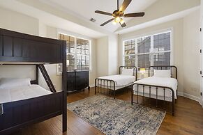 Luxury Penthouse Near Silver Dollar City