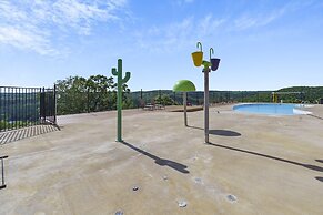 Luxury Penthouse Near Silver Dollar City