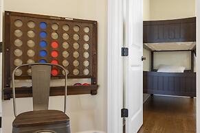 Luxury Penthouse Near Silver Dollar City