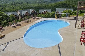 Luxury Penthouse Near Silver Dollar City
