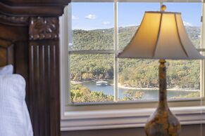 Luxury Penthouse Near Silver Dollar City