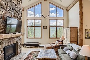 Secluded Mtn House w/ Scenic Views - Pet Friendly