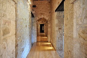 Stunning 8-bed Villa in Marmaro With Amazing View