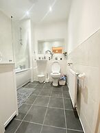 Captivating 1-bed Apartment in Barking